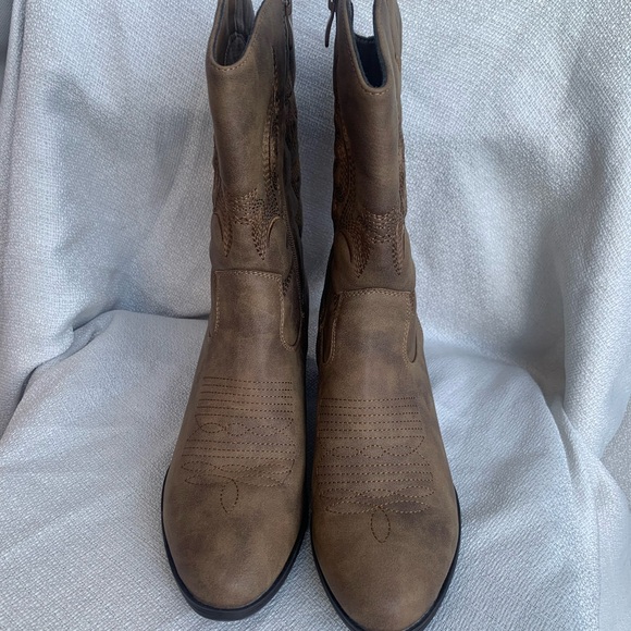 Brown Western Ankle Boots - Picture 8 of 14